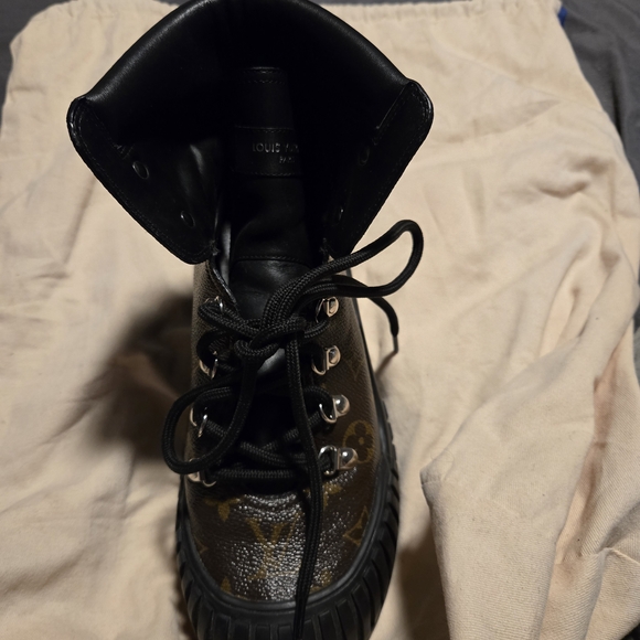 Louis Vuitton Ruby Ranger - Monogram - Picture 14 of 14